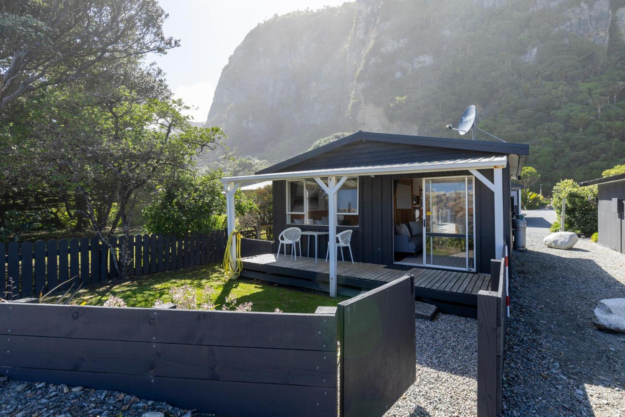 Punakaiki Beachfront Motels Экстерьер фото