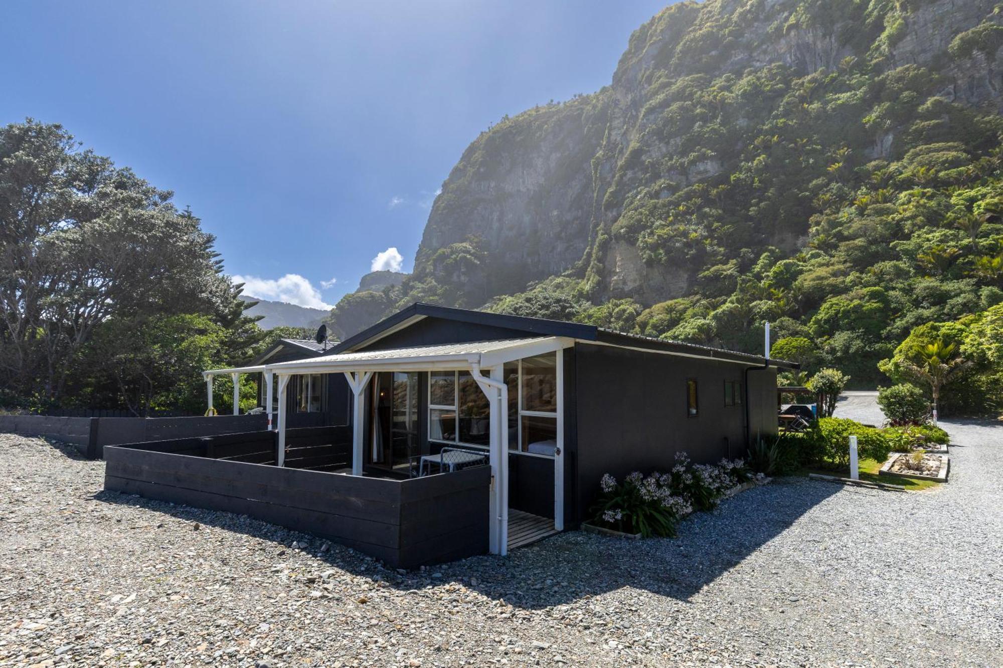 Punakaiki Beachfront Motels Экстерьер фото